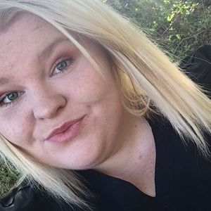 Meet your Posher, Kelcey